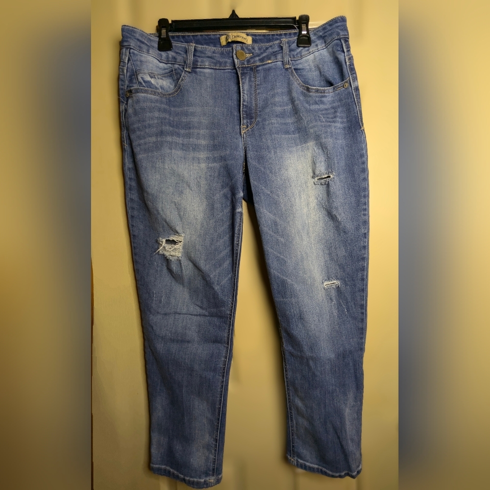 Democracy • 12 • Women's Mid-Rise Distressed Ankle Jeans